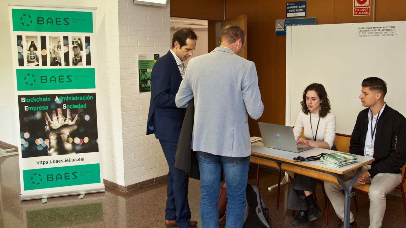 Organització del Congrés Internacional "Presente y futuro de la regulación de los criptoactivos en la Unión Europea" celebrat en decembre de 2023